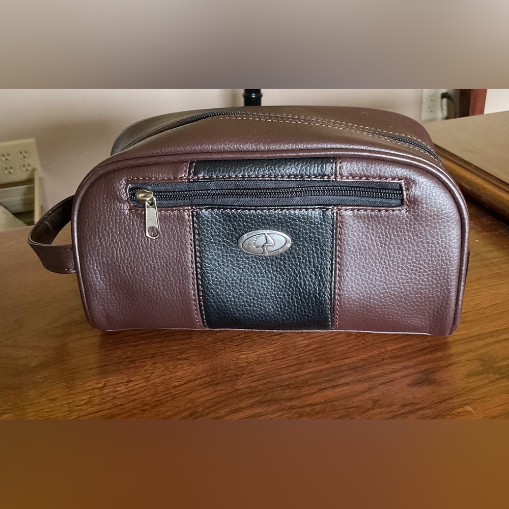 Mossy Oak Brown and Black Leather Toiletry Bag
